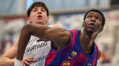 Lance de juego del partido entre Barça y Burgos Grupo Santiago de Liga U