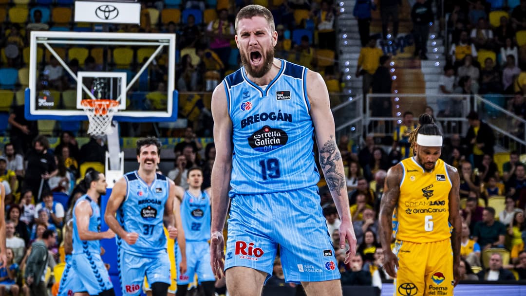 Dominik Mavra celebra efusivamente