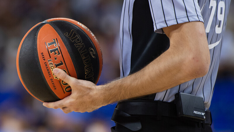 Designación arbitral para el Valencia Basket - Monbus Obradoiro