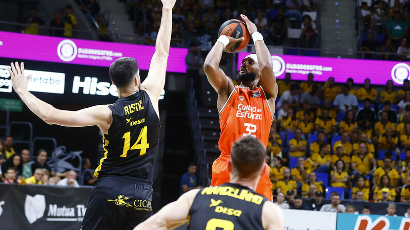 Valencia Basket firma su primer triunfo y el Lenovo Tenerife sigue sin gana