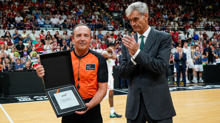 Miguel Ángel Pérez Pérez, homenajeado tras 25 temporadas acb