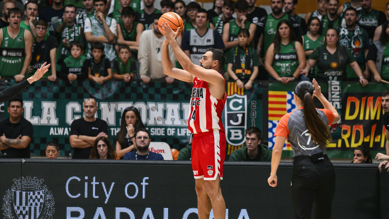 Albert Ventura, un mes más en el Bàsquet Girona