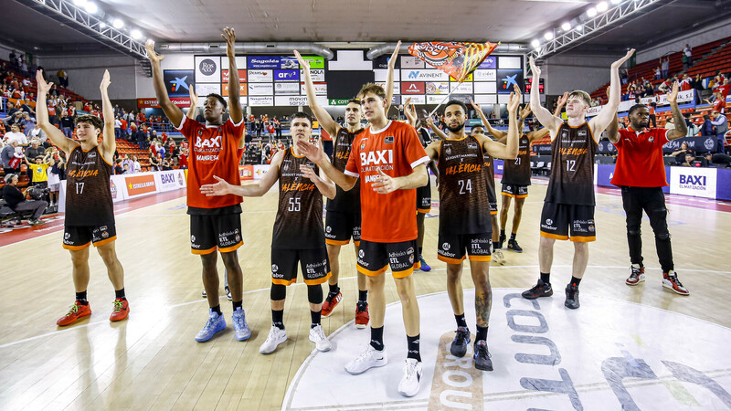 El BAXI Manresa vence al Coviran Granada y se asoma a la zona alta (93-86)