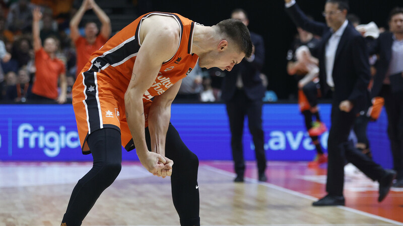 Valencia Basket arrolla al Casademont Zaragoza a golpe de triples (111-82)