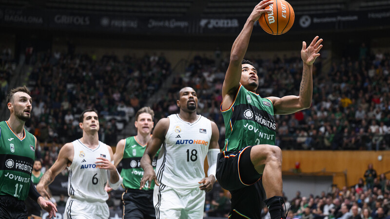 La Penya ofrece su mejor cara para doblegar al Real Madrid