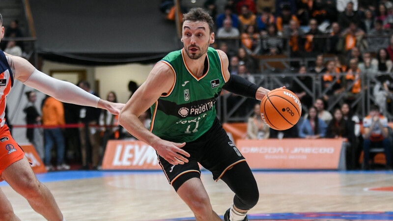 Dekker: ¡2ª mejor marca triplista de la Penya!