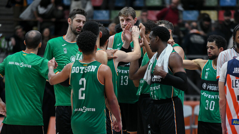 Un Dekker imperial impone su ley en Riazor (85-94)