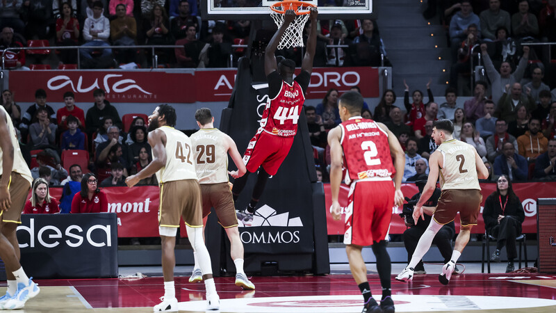 El Casademont Zaragoza sigue haciendo de su pista un fortín (96-68)