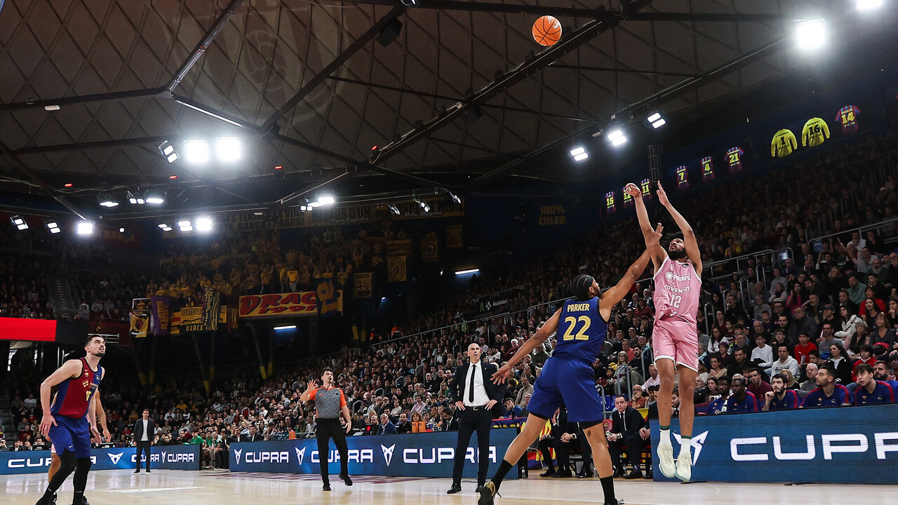 Robertson tumba al Barça y acerca a la Penya a la Copa