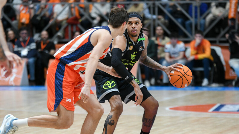 Caleb Homesley sentencia al Leyma Coruña