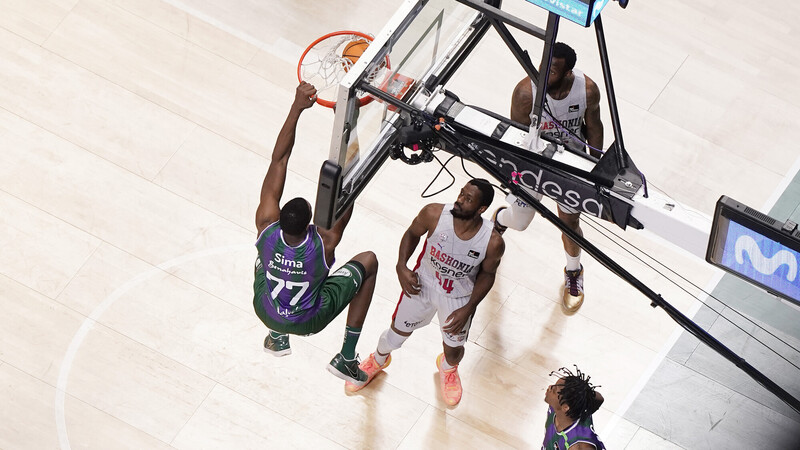 El Unicaja gana al Baskonia en modo apisonadora (94-73)