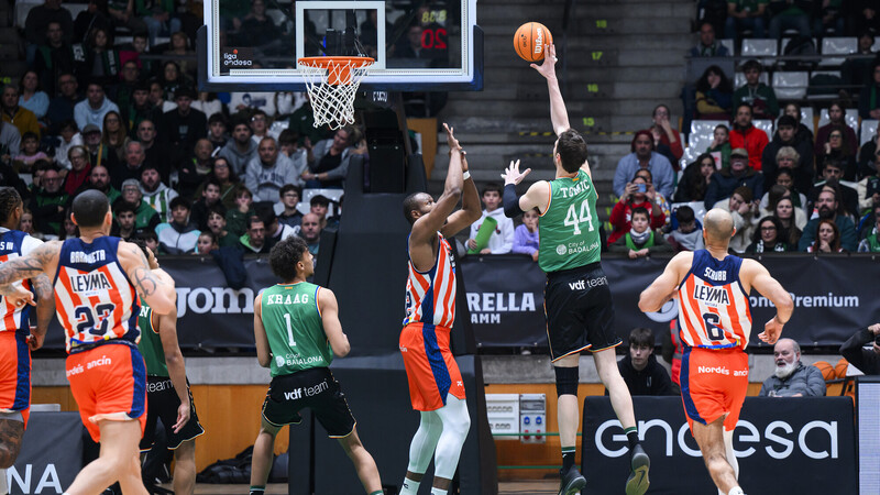 Dotson y Tomic se crecen para apagar el fuego de Heurtel (107-104)