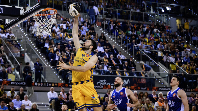 Mike Tobey emula a Marc Gasol tras registrar un 9/9 en tiros de dos