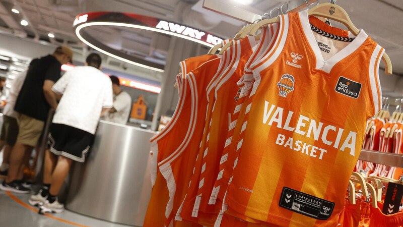 Inaugurada la nueva tienda de Valencia Basket en el Roig Arena