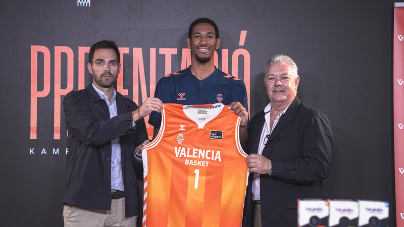 Kameron Taylor, presentado en el Roig Arena de la mano de Vitaldin
