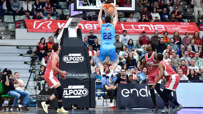 Brankovic hace historia con un 19-11 sin fallo en la pintura