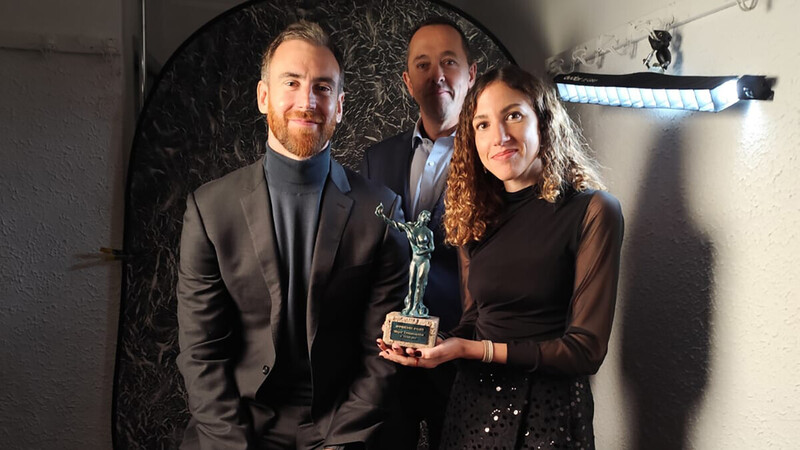  “A trece mil pies”, premiado