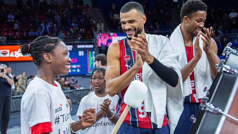 Un Kosner Baskonia de récord se lleva el derbi ante Bilbao Basket (110-91)