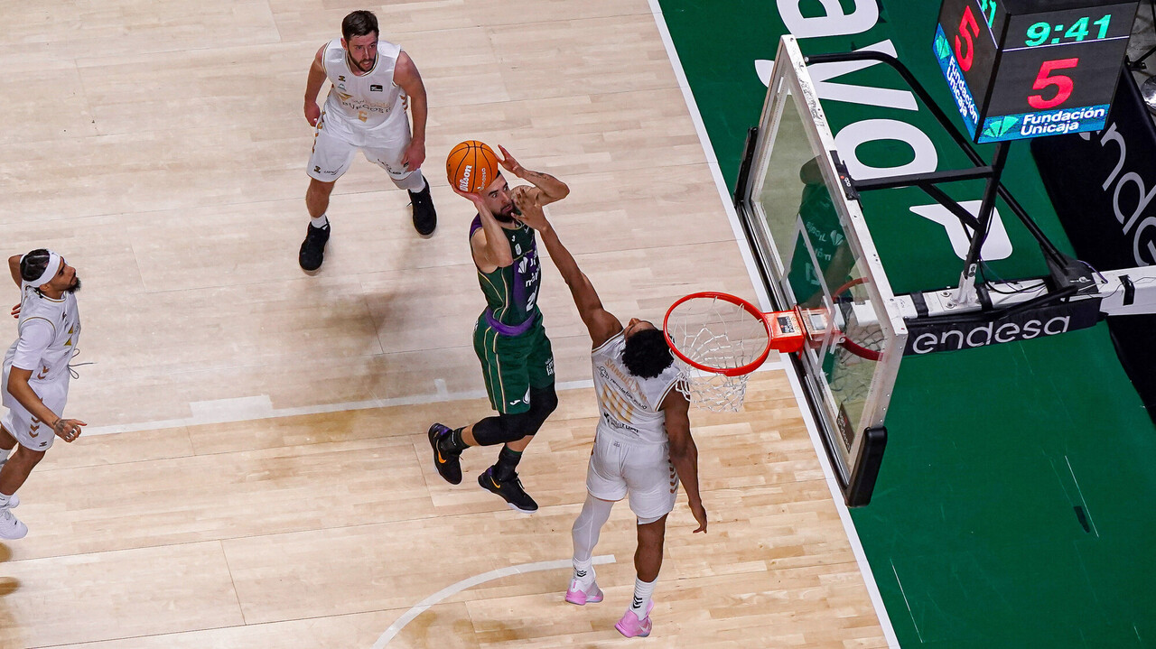 Unicaja pelea y logra una trabajada victoria