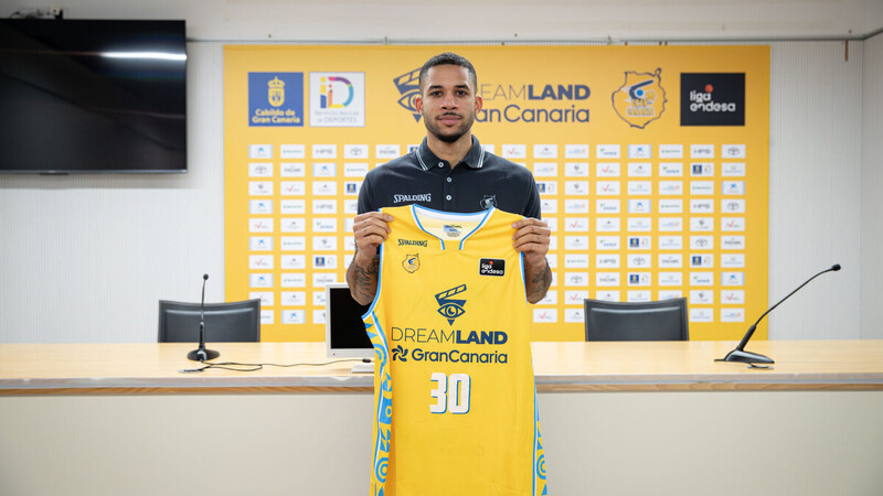 Kassius Robertson, presentado en Gran Canaria