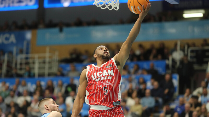 Cacok lidera el triunfo de un s&oacute;lido UCAM Murcia en Lugo (95-106)