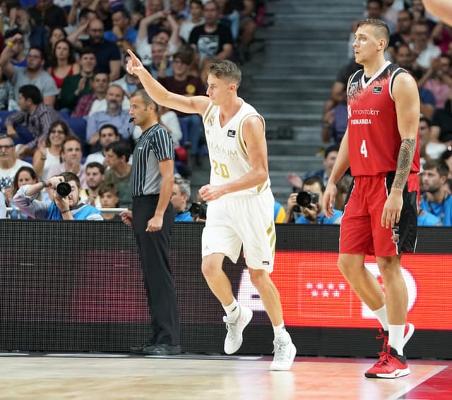 Carroll renueva una temporada