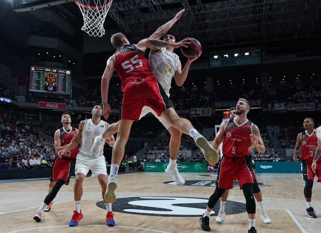 Crónica R.Madrid-Montakit (106-61)