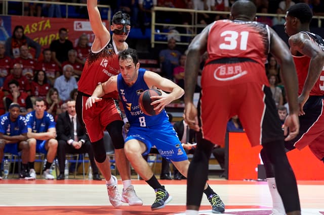 Crónica Montakit-S. Pablo (76-87)