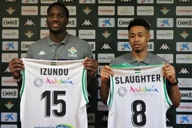 Slaughter e Izundu, presentados