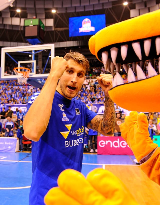 Vega, capitán para la historia