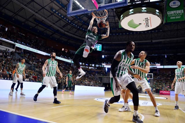Crónica Unicaja-Coosur (79-71)