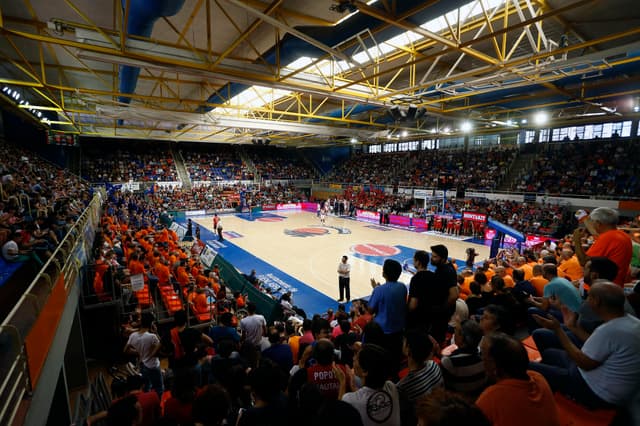 Afición fuenlabreña en Bilbao