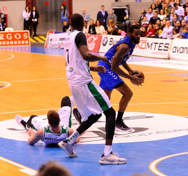 Earl Clark, Jugador de la Jornada 9