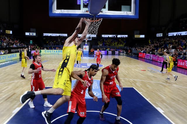 Crónica Iberostar-UCAM M. (85-78)