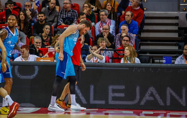 Urtasun, seis semanas de baja