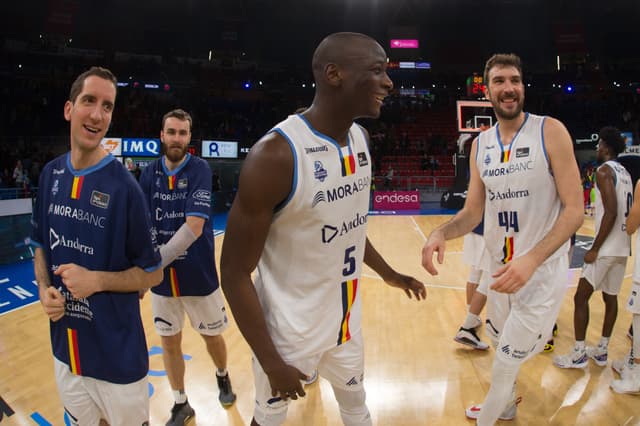 Crónica KIROLBET-MoraBanc (73-77)