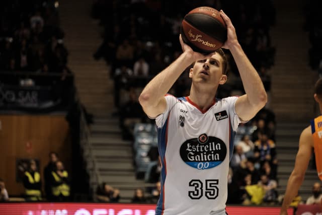 Czerapowicz y De Zeeuw, lesionados