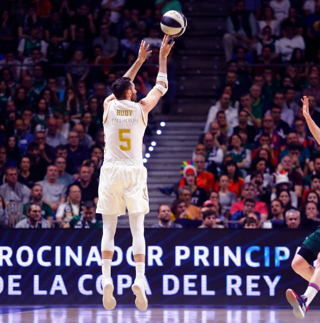 Rudy, tercer triplista histórico