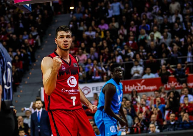 Cró.Casademont-Movistar Estu(97-87)