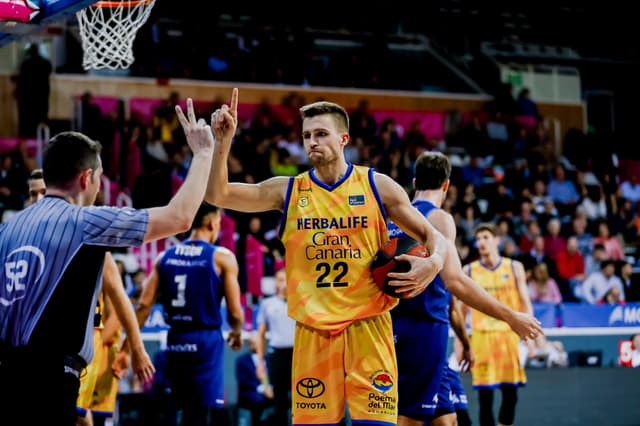 Cr. Herbalife-MoraBanc (60-70)