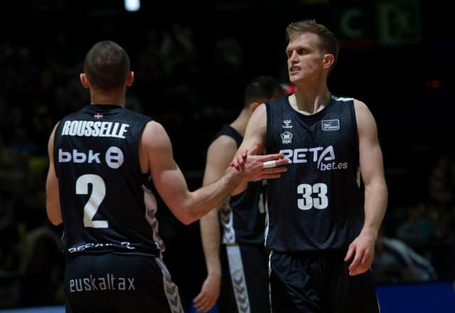 Tyler Haws se desvincula