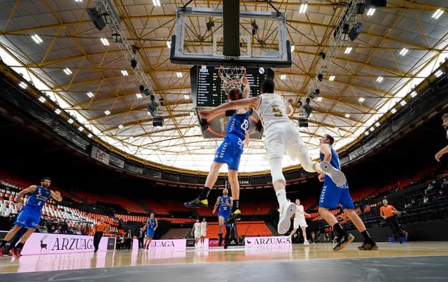Crónica San Pablo 87-Real Madrid 83