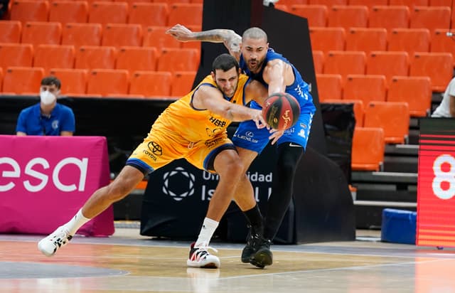 Cró. Herbalife 91 - San Pablo 87