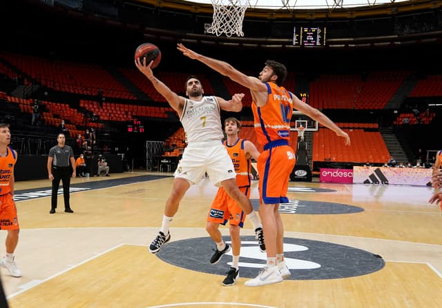 Cró. Madrid 95 - Valencia 90