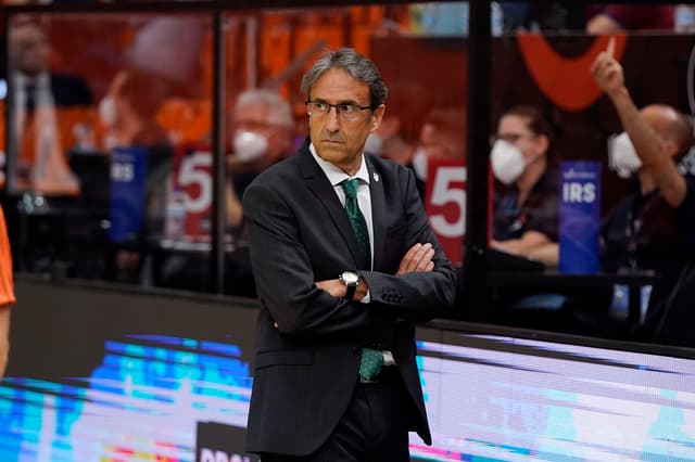 Luis Casimiro renueva por Unicaja