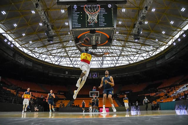 Cró. MoraBanc - Madrid (91-75)