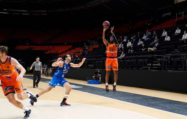 Cró. Valencia-San Pablo (94-90)