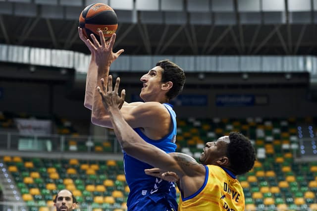 Hereda SPB-Herbalife GC (92-60)