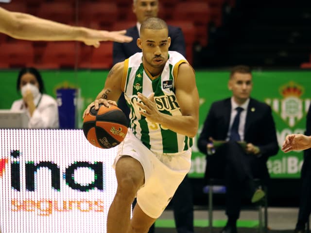 Mike Torres regresa al Coosur Betis