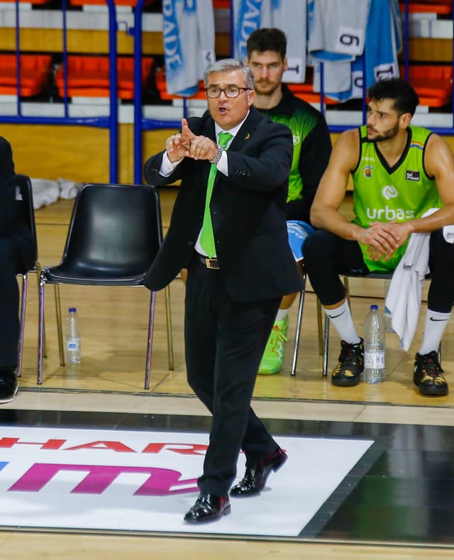 Urbas Fuenla cesa a Paco García